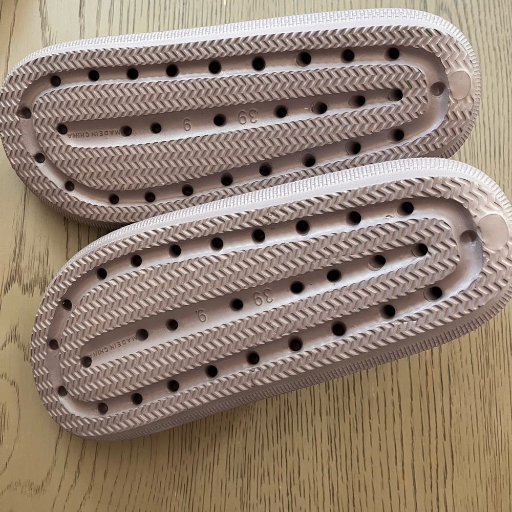 Cushionaire Women's Purple Sandals - Picture 5 of 6